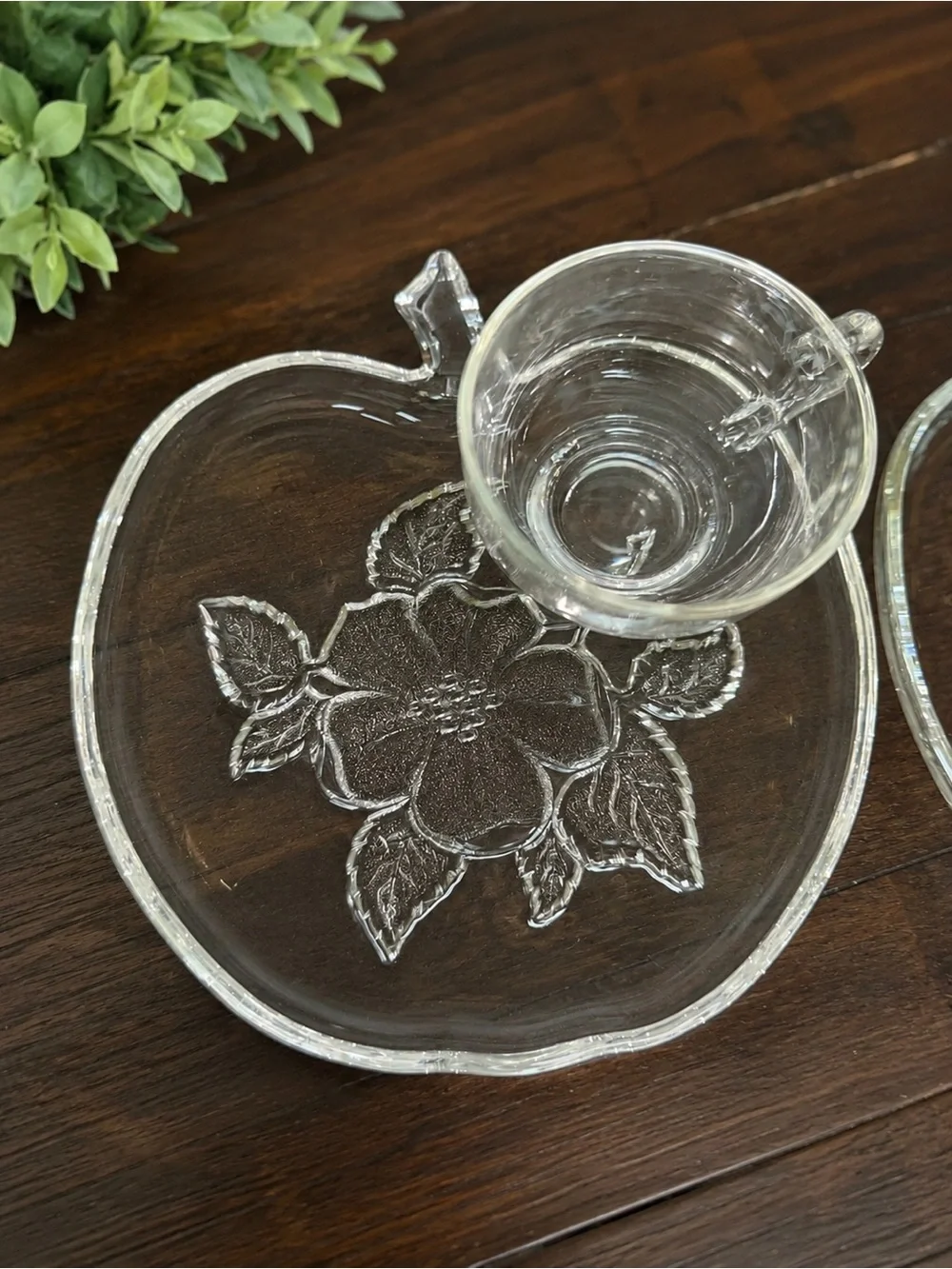 Vintage Clear Glass Apple Snack Set 2 Cups & 2 Apple Shaped Snack Plates